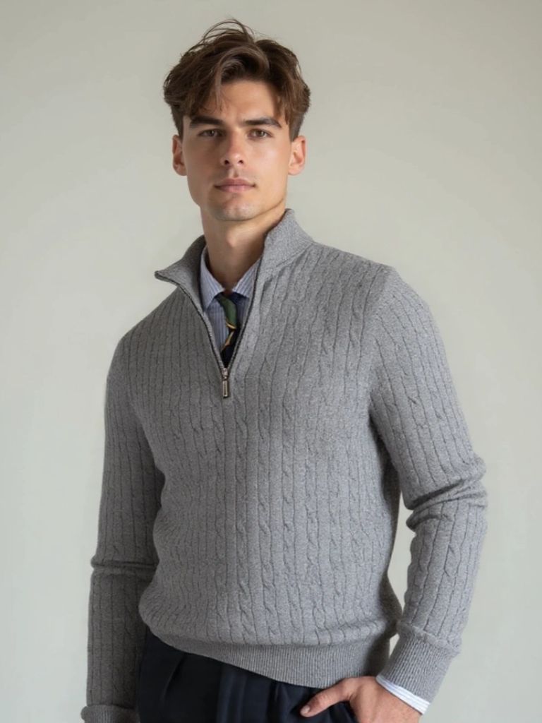 Pull à Col Zippé en Maille Torsadée