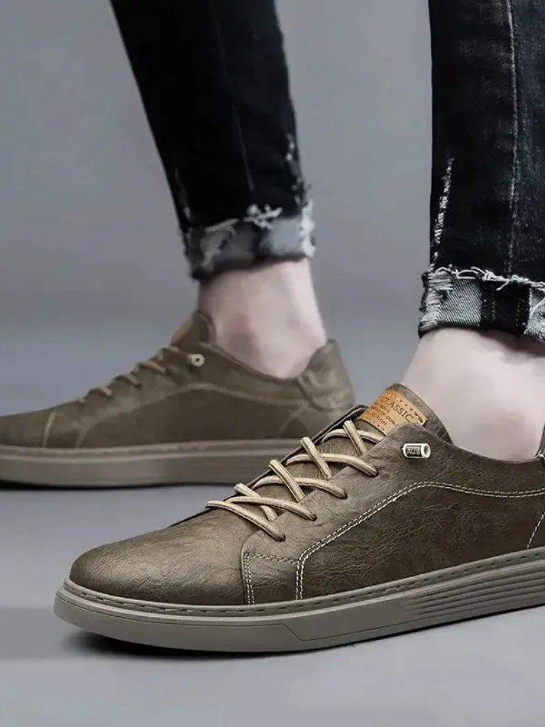 Chaussures en cuir classiques essentielles