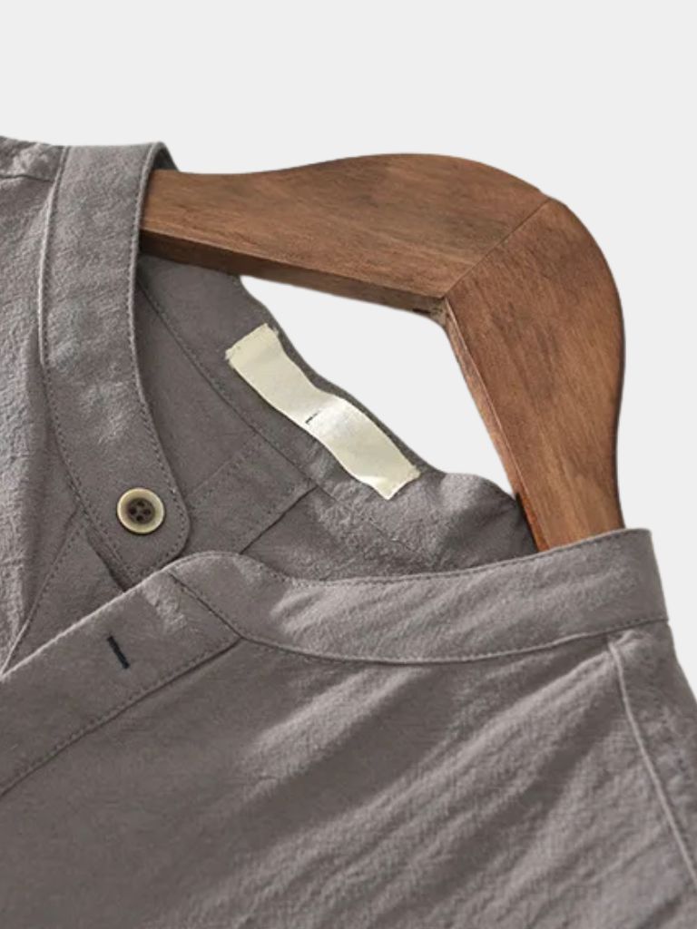 Chemise en lin à manches courtes essentielle