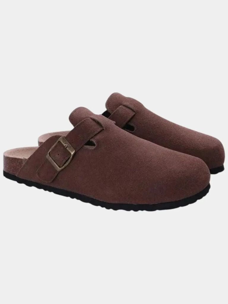 Sabots en daim essentiels