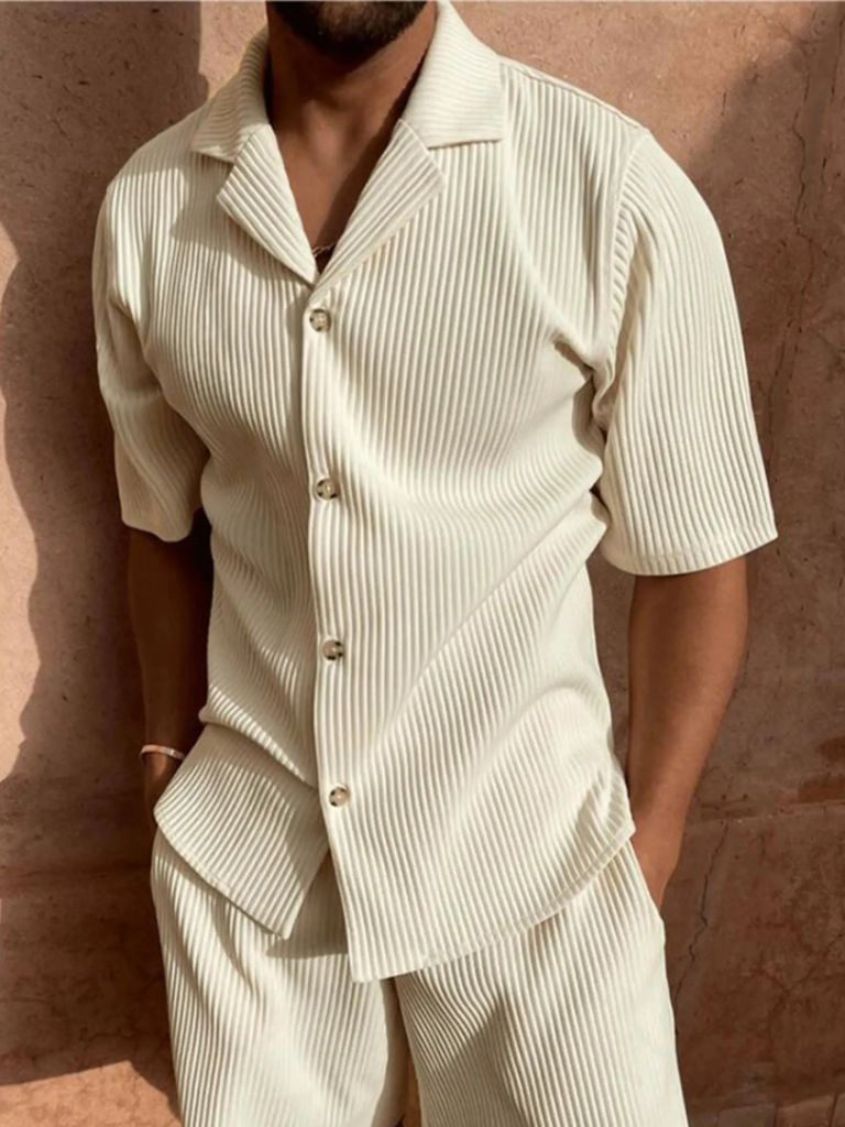 Ensemble chemise et short en velours côtelé minimaliste