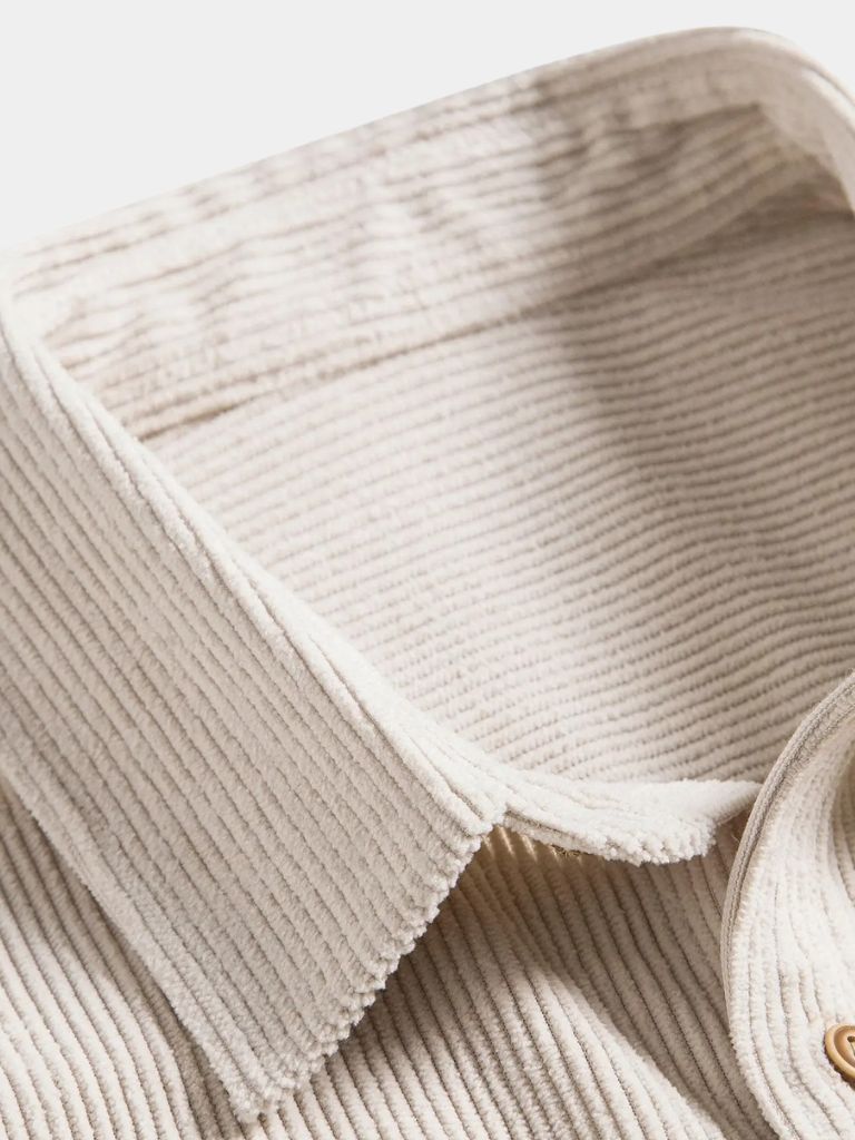 Chemise minimaliste en velours côtelé