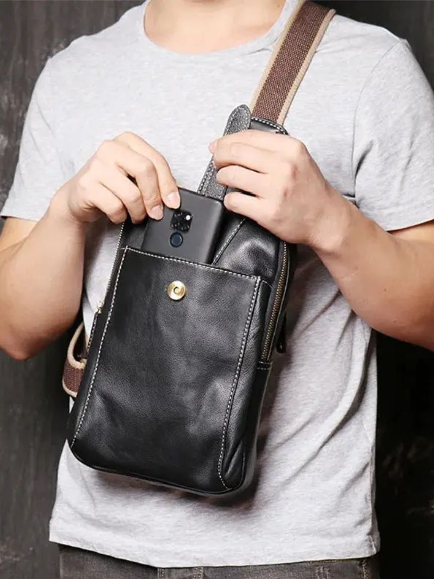 Sacoche en cuir minimaliste