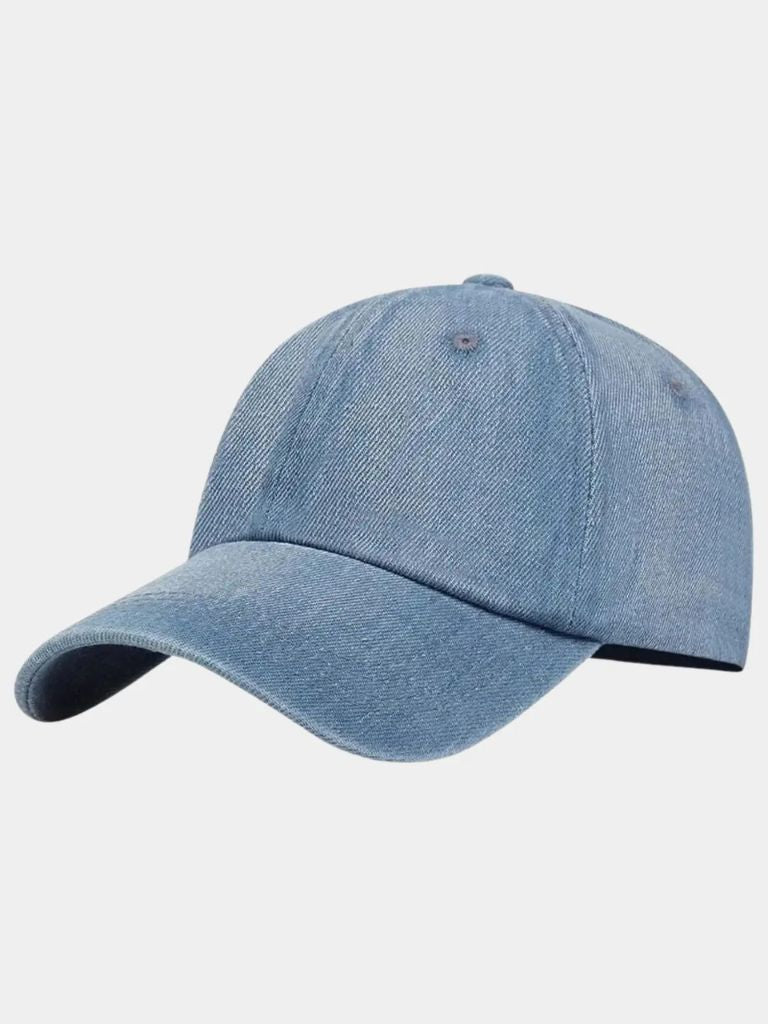 Casquette-minimaliste-en-denim-01