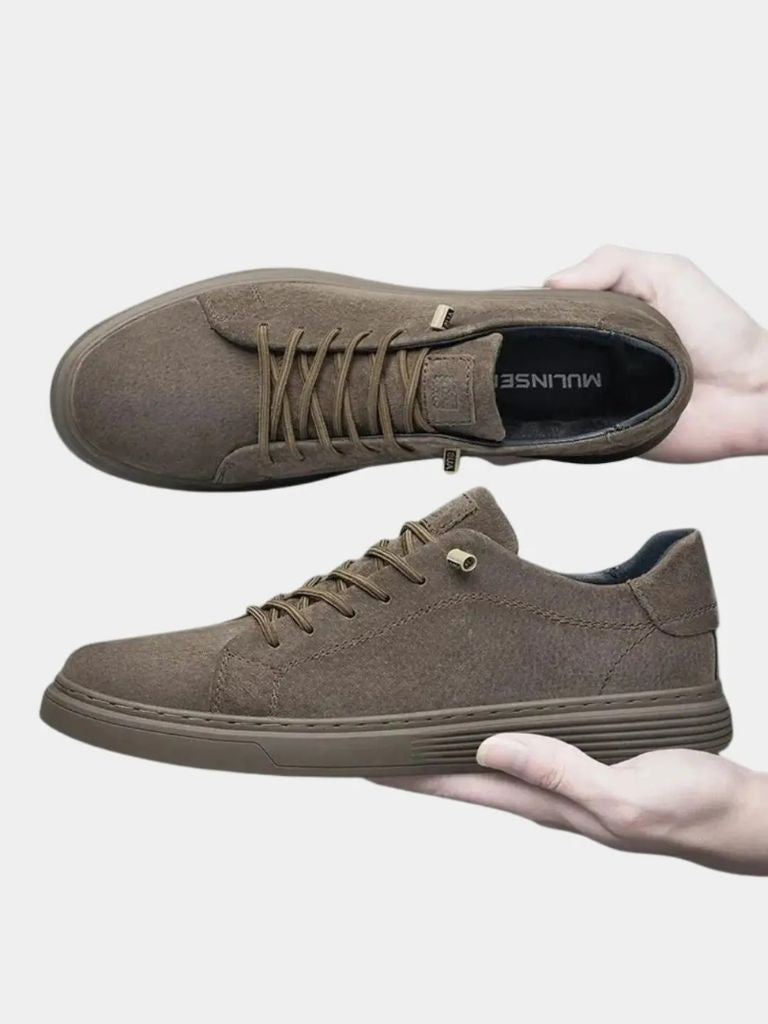 Chaussures en daim marron