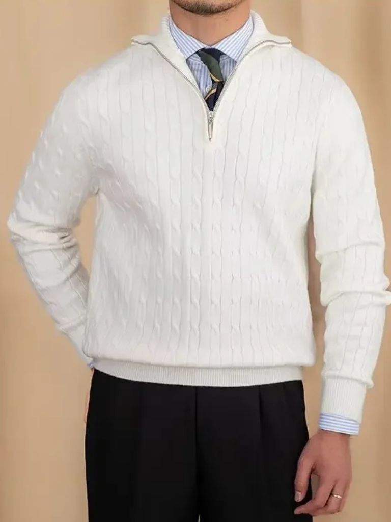 Pull à Col Zippé en Maille Torsadée