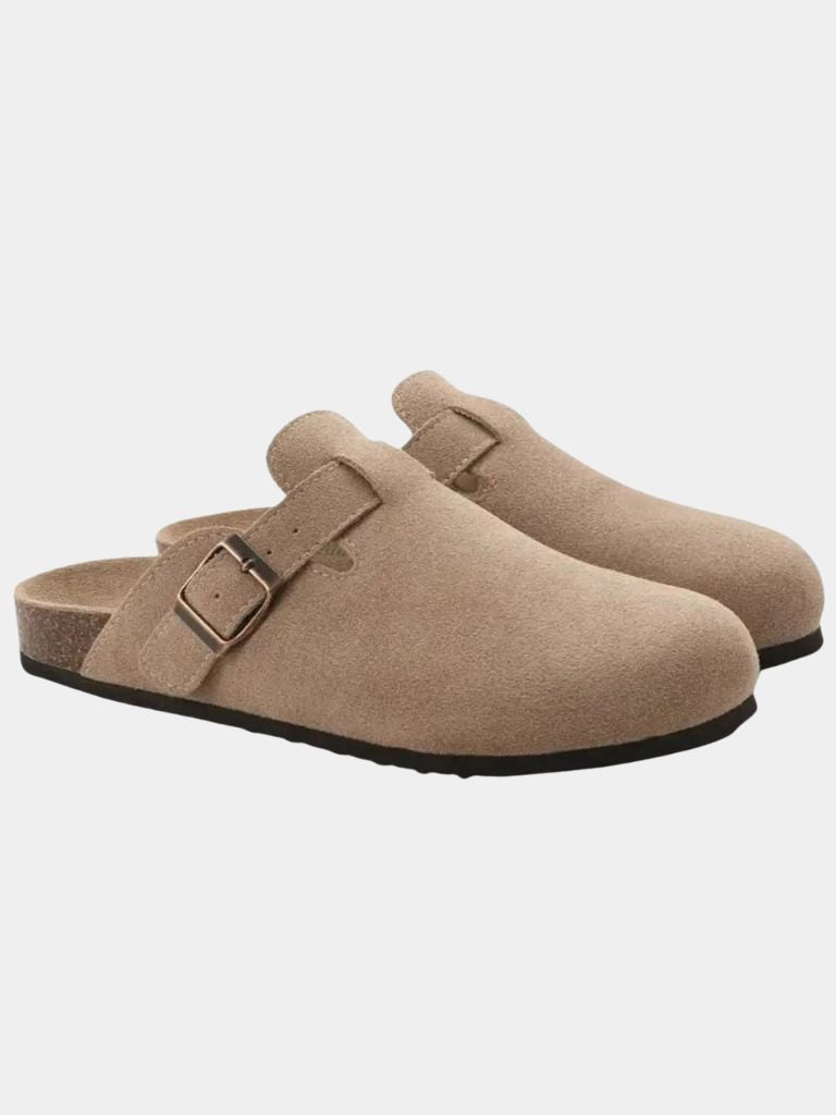 Sabots en daim essentiels