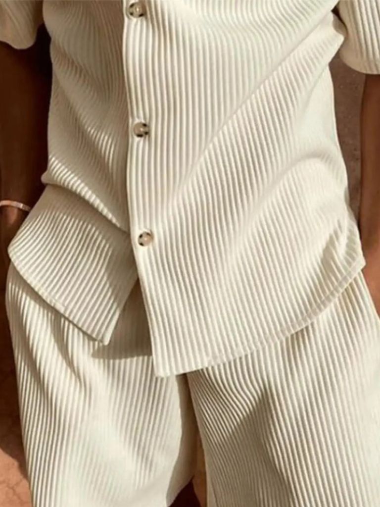 Ensemble minimaliste en velours côtelé