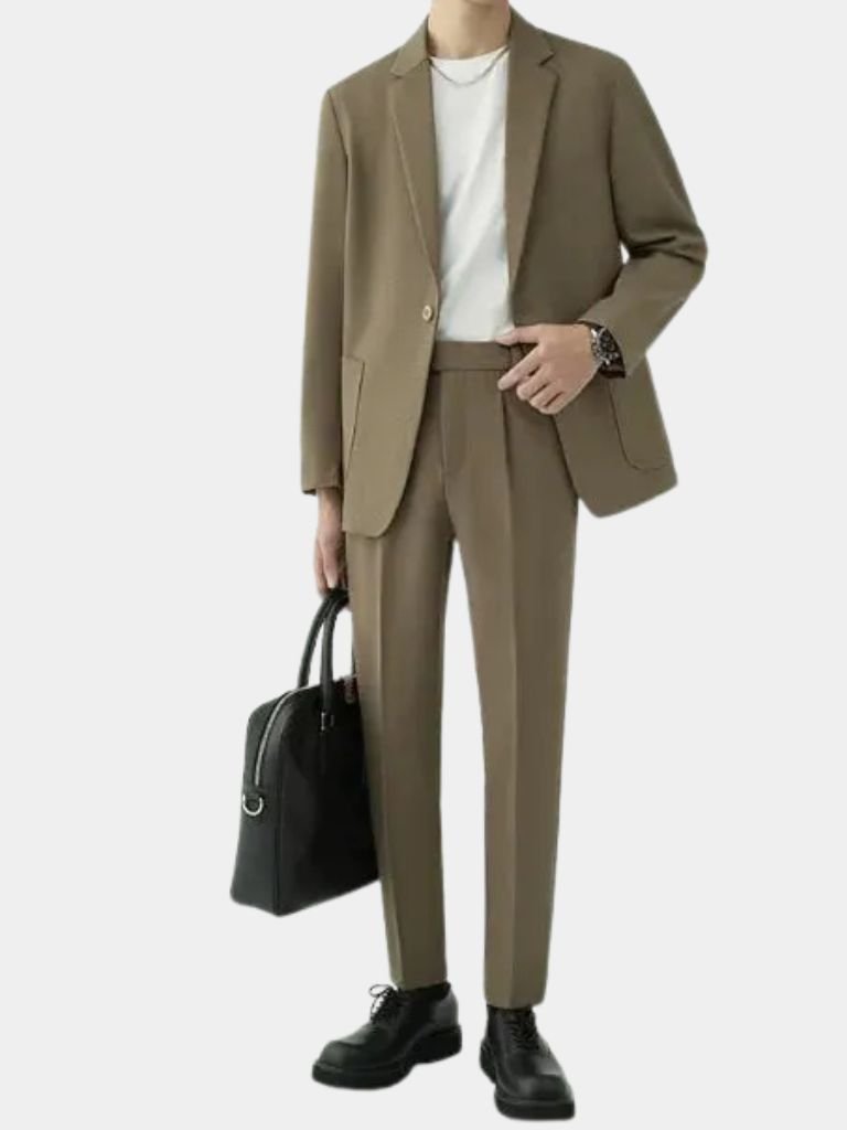 Ensemble costume minimaliste moderne