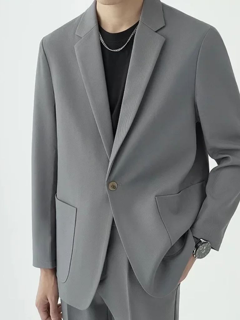 Ensemble costume minimaliste moderne